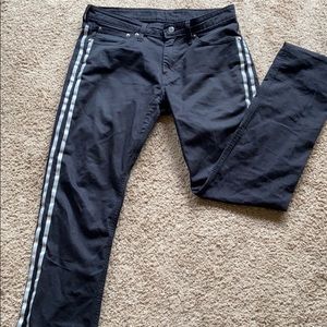 Levi’s Jeans that SHINE 👀👀